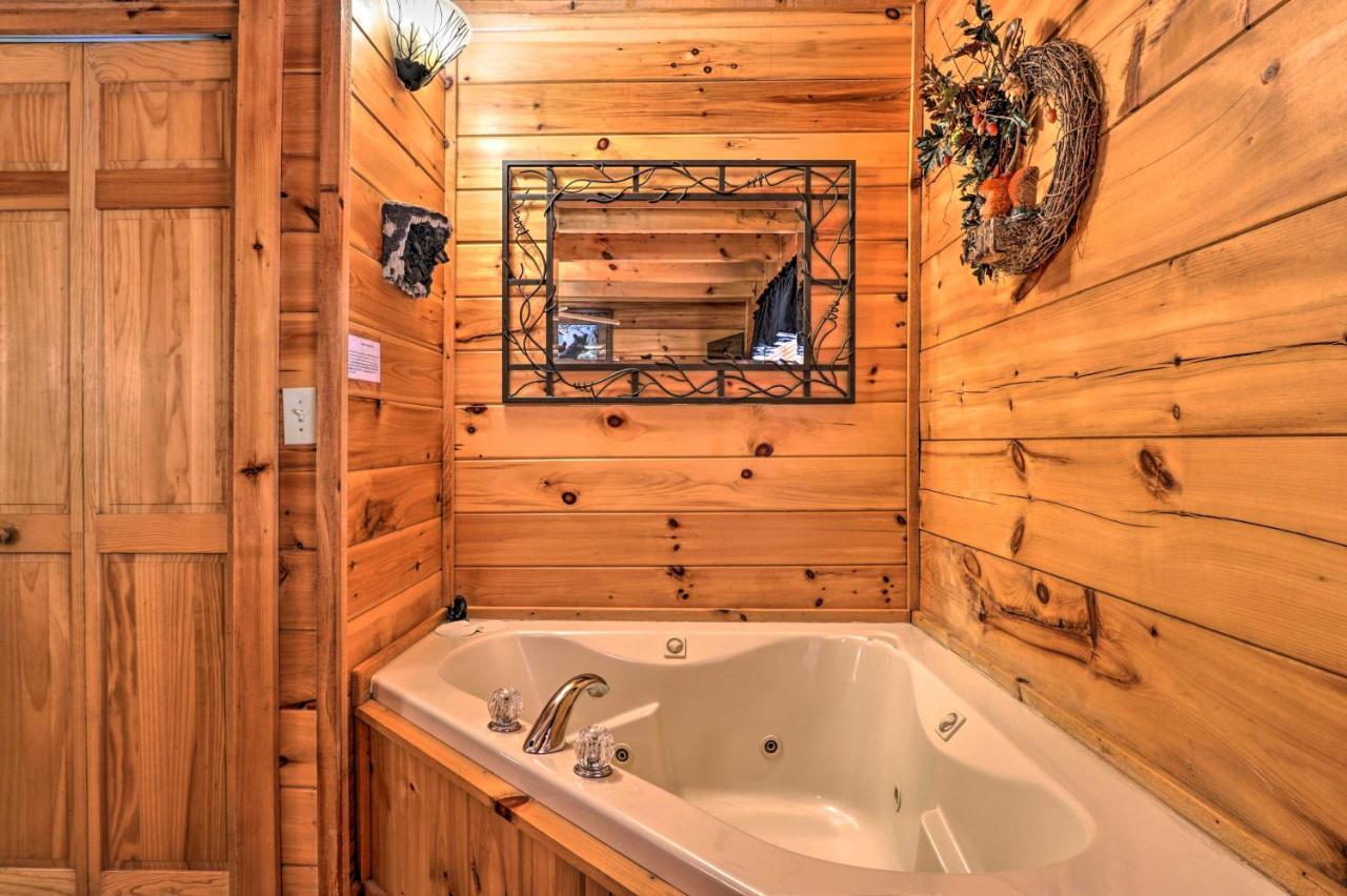 Pigeon Forge Getaway With Covered Patio And Hot Tub! Luaran gambar