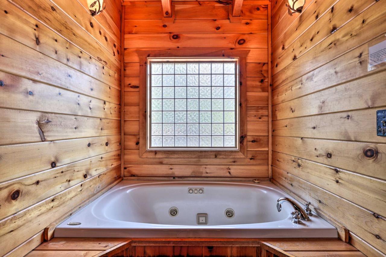Pigeon Forge Getaway With Covered Patio And Hot Tub! Luaran gambar